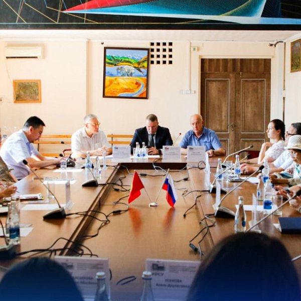 Round table «Returned names: on the issue of preserving the historical memory of the feat of the generation of winners»